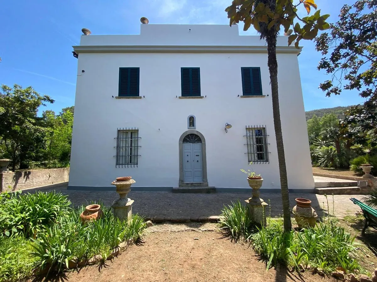 Villa Con Ampio Giardino A Due Passi Dal Mare Sant'Anna